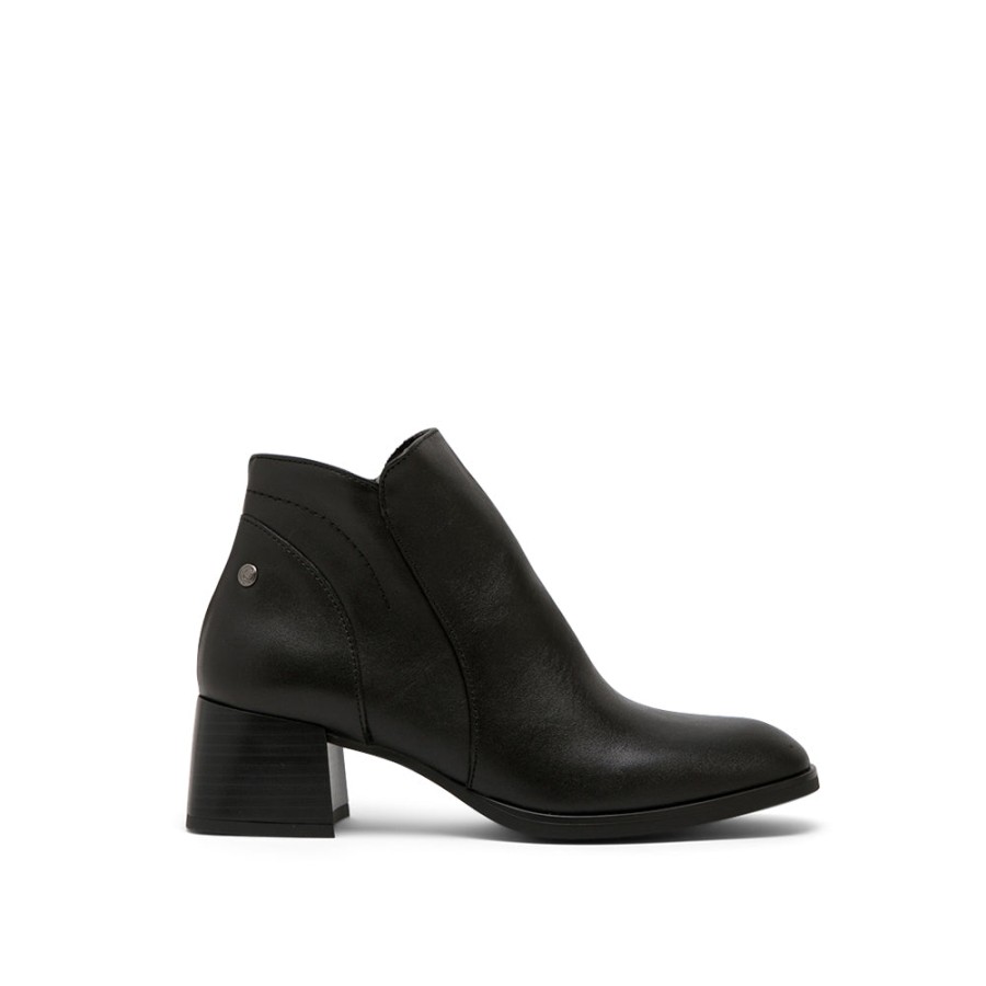 Ankle Boots MISWEAR | Black Leather Low-Heel Boots With V-Cut