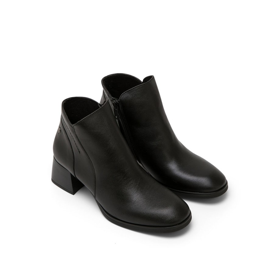 Ankle Boots MISWEAR | Black Leather Low-Heel Boots With V-Cut